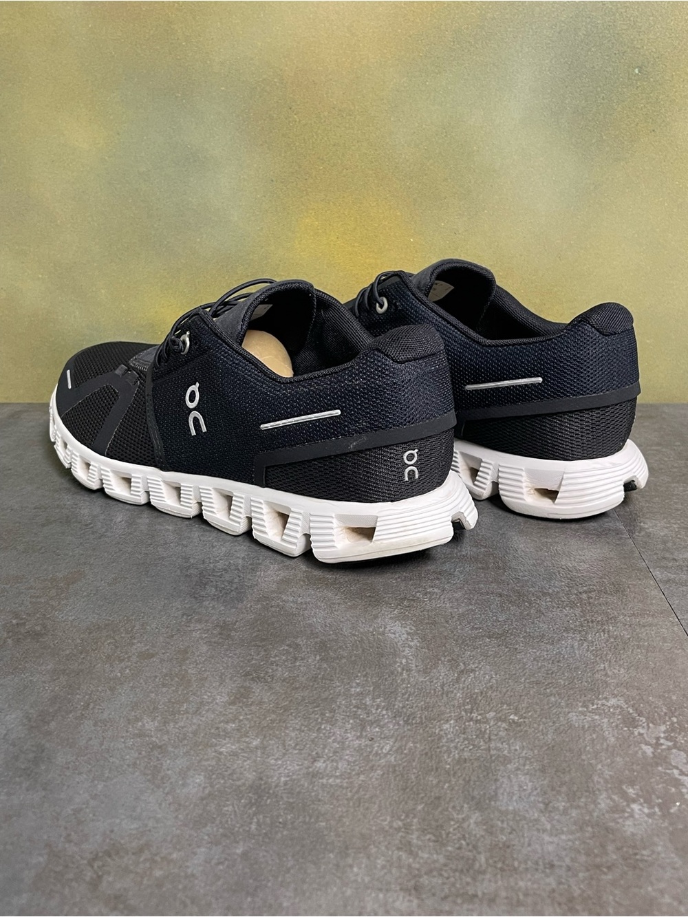 On Cloud 5 Women's Black/White Running Shoes Size 9 - Picture 7 of 16